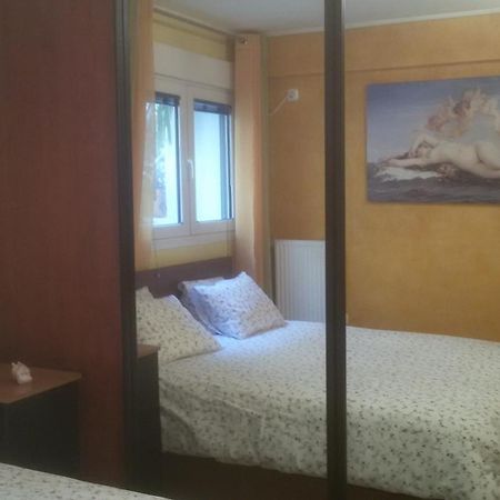 Quiet Apartment In Plaka Атина Екстериор снимка