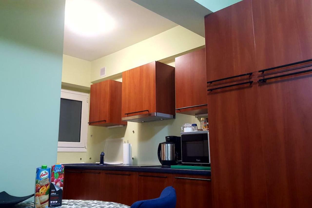 Quiet Apartment In Plaka Атина Екстериор снимка